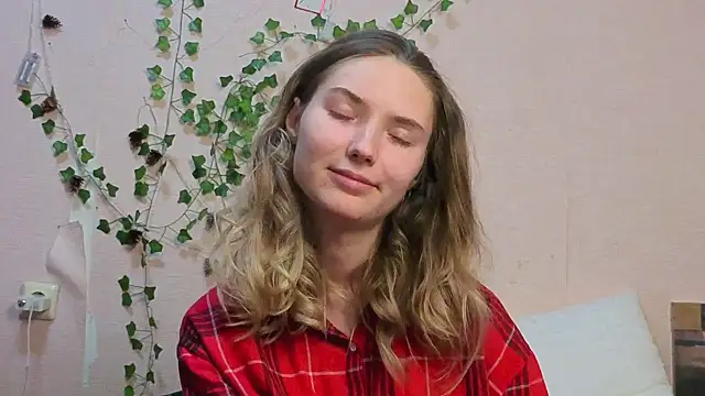  kikiclark   online show from 03-04-26, 08:59