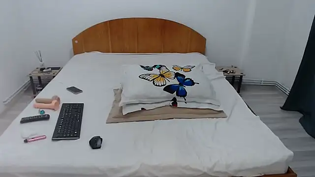 isha rosee online show from 04-17-26, 03:59