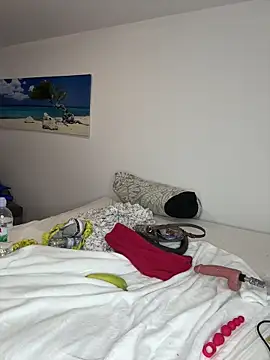 Snapshot of Steffi_Snowbunny chatting on 10-29-25, 05:25 Steffi Snowbunny online show from 10-29-25, 05:25