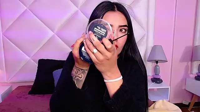 Miaa Smithh   online show from 11-11-25, 12:27