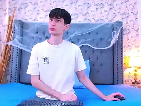 Luke Carter online show from 10-28-25, 01:03