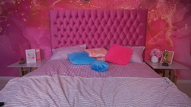 Snapshot of KamillaVibes chatting on 09-21-25, 07:48 KamillaVibes online show from 09-21-25, 07:48