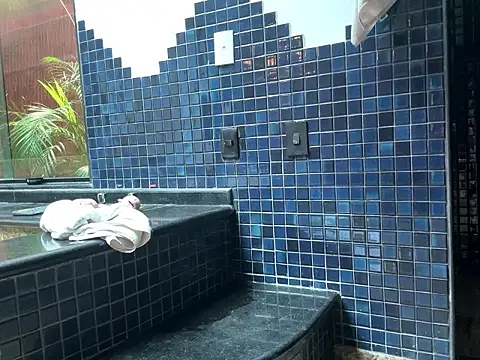 chrisalmeid  online show from 12-18-25, 10:54