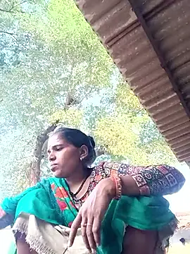 Snapshot of Hot-honi chatting on 09-18-25, 01:40 Hot-honi online show from 09-18-25, 01:40