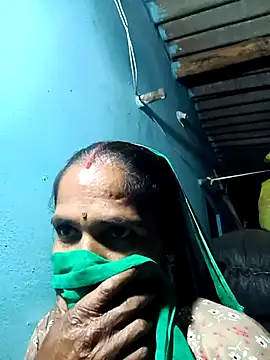 Snapshot of Hot-honi chatting on 11-01-25, 01:24 Hot-honi online show from 11-01-25, 01:24