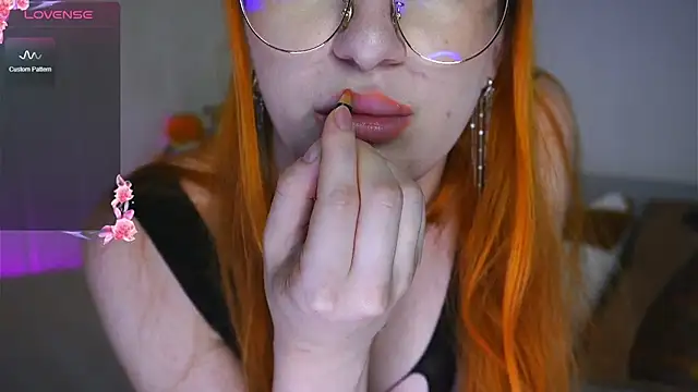 Snapshot of DaddysLittleSlutfox chatting on 07-22-26, 03:48 DaddysLittleSlutfox online show from 07-22-26, 03:48