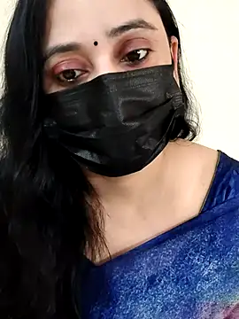 Snapshot of Monica_cams chatting on 10-28-25, 02:37 Monica cams online show from 10-28-25, 02:37