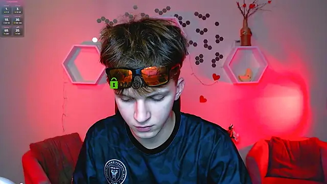 travis wolf  online show from 10-15-25, 06:52