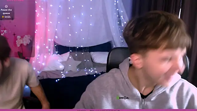 travis wolf  online show from 11-12-25, 07:57