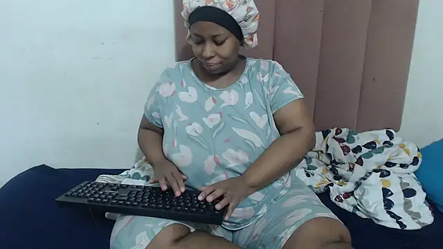 Chubby Queenx255 online show from 11-14-25, 05:17