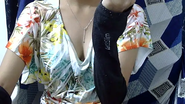 Snapshot of Riva_arora01 chatting on 05-31-26, 12:56 Riva arora01 online show from 05-31-26, 12:56