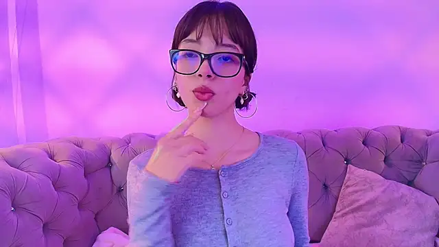 Snapshot of Sweet_1Angel chatting on 09-21-25, 11:45 Sweet 1Angel online show from 09-21-25, 11:45