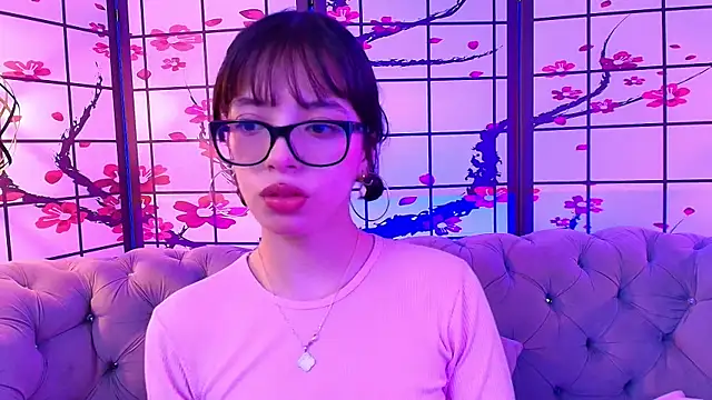 Snapshot of Sweet_1Angel chatting on 10-04-25, 12:14 Sweet 1Angel online show from 10-04-25, 12:14