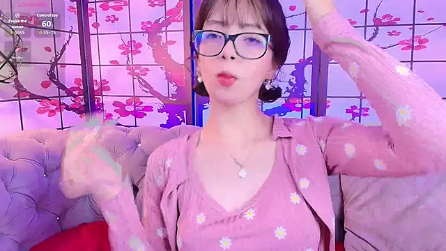Snapshot of Sweet_1Angel chatting on 10-15-25, 11:43 Sweet 1Angel online show from 10-15-25, 11:43