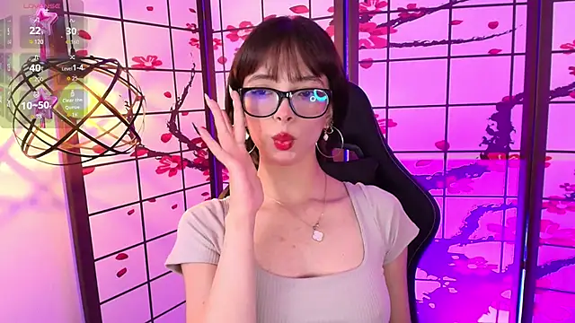 Snapshot of Sweet_1Angel chatting on 10-17-25, 11:46 Sweet 1Angel online show from 10-17-25, 11:46