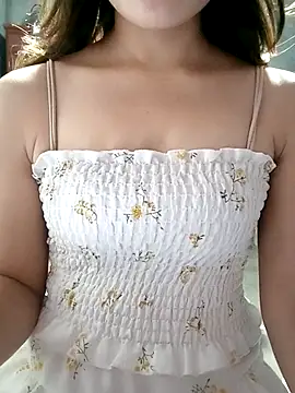 Snapshot of mymy06 chatting on 11-18-25, 12:09 mymy06 online show from 11-18-25, 12:09