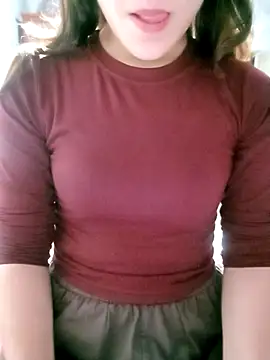 Snapshot of mymy06 chatting on 11-25-25, 02:44 mymy06 online show from 11-25-25, 02:44