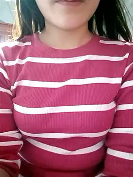 Snapshot of mymy06 chatting on 12-19-25, 10:44 mymy06 online show from 12-19-25, 10:44