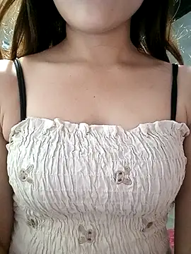 Snapshot of mymy06 chatting on 03-04-26, 06:52 mymy06 online show from 03-04-26, 06:52