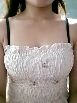 Snapshot of mymy06 chatting on 04-05-26, 12:13 mymy06 online show from 04-05-26, 12:13