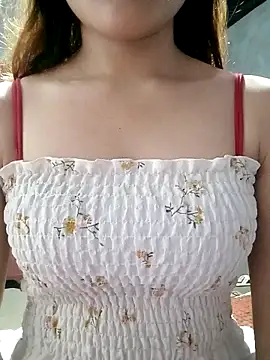 Snapshot of mymy06 chatting on 04-16-26, 11:22 mymy06 online show from 04-16-26, 11:22