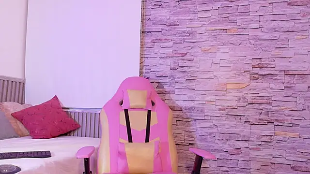 liz monserrat 1 online show from 11-10-25, 07:35