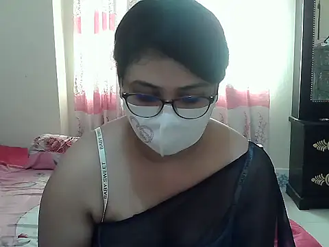 Snapshot of Elena_cruz5 chatting on 09-10-25, 04:12 Elena cruz5 online show from 09-10-25, 04:12