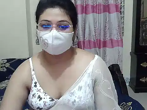 Snapshot of Elena_cruz5 chatting on 09-13-25, 05:46 Elena cruz5 online show from 09-13-25, 05:46