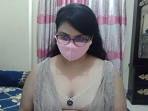 Snapshot of Elena_cruz5 chatting on 09-15-25, 05:57 Elena cruz5 online show from 09-15-25, 05:57