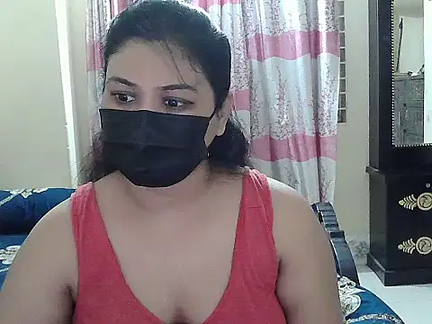 Snapshot of Elena_cruz5 chatting on 09-24-25, 04:21 Elena cruz5 online show from 09-24-25, 04:21