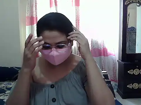 Snapshot of Elena_cruz5 chatting on 09-26-25, 08:07 Elena cruz5 online show from 09-26-25, 08:07