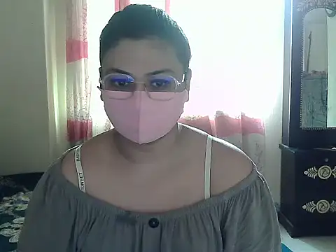 Snapshot of Elena_cruz5 chatting on 09-27-25, 02:05 Elena cruz5 online show from 09-27-25, 02:05