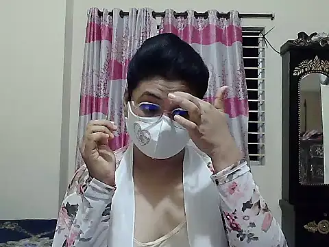 Snapshot of Elena_cruz5 chatting on 09-28-25, 02:22 Elena cruz5 online show from 09-28-25, 02:22
