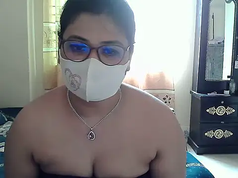 Snapshot of Elena_cruz5 chatting on 09-30-25, 07:46 Elena cruz5 online show from 09-30-25, 07:46