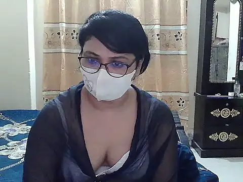 Snapshot of Elena_cruz5 chatting on 09-30-25, 07:52 Elena cruz5 online show from 09-30-25, 07:52