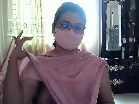 Snapshot of Elena_cruz5 chatting on 10-05-25, 08:45 Elena cruz5 online show from 10-05-25, 08:45
