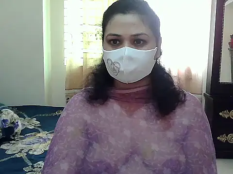Snapshot of Elena_cruz5 chatting on 10-12-25, 09:52 Elena cruz5 online show from 10-12-25, 09:52