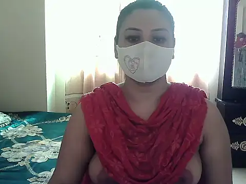 Snapshot of Elena_cruz5 chatting on 10-13-25, 03:17 Elena cruz5 online show from 10-13-25, 03:17