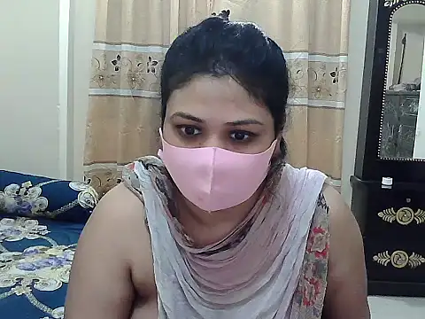 Snapshot of Elena_cruz5 chatting on 10-15-25, 01:55 Elena cruz5 online show from 10-15-25, 01:55