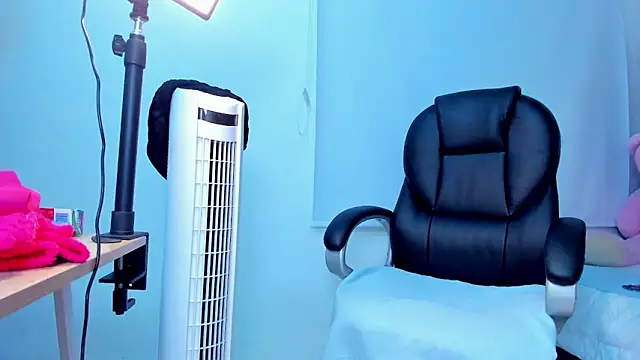 Snapshot of kate_lua chatting on 10-06-25, 11:51 kate lua online show from 10-06-25, 11:51