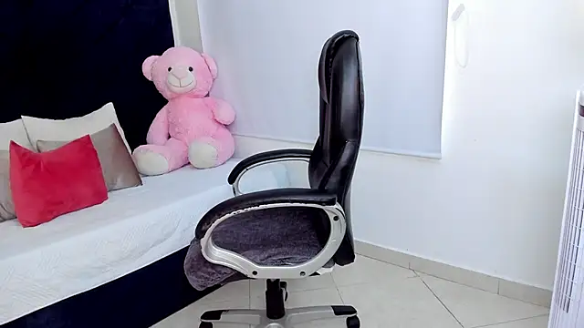 Snapshot of kate_lua chatting on 11-08-25, 01:22 kate lua online show from 11-08-25, 01:22