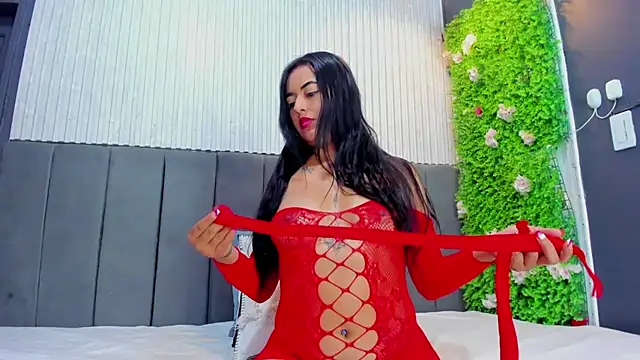 Snapshot of Skarlett_hot_ chatting on 11-22-25, 12:37 Skarlett hot online show from 11-22-25, 12:37