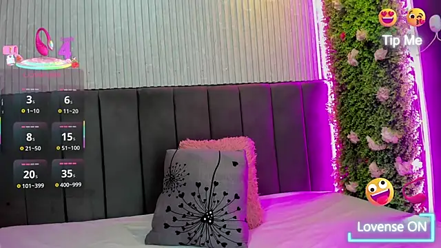 Snapshot of Skarlett_hot_ chatting on 11-28-25, 08:44 Skarlett hot online show from 11-28-25, 08:44