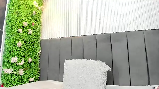 Skarlett hot  online show from 01-08-26, 09:50