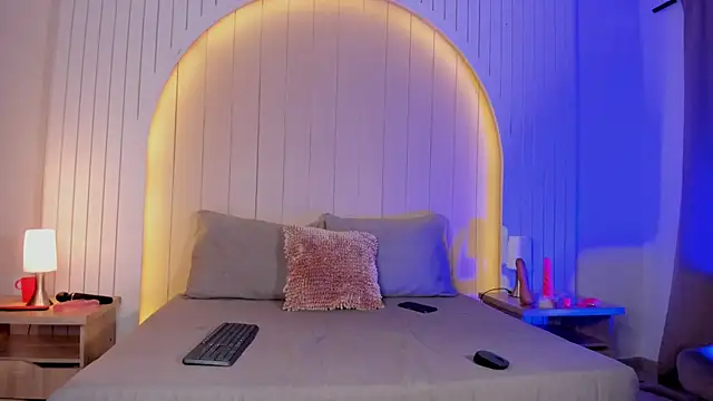 ALICESANDOVAL online show from 12-14-25, 11:37