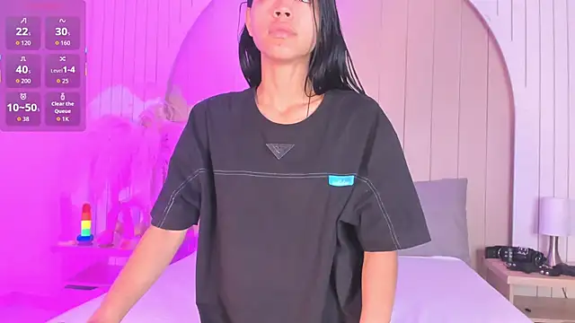 ALICESANDOVAL online show from 04-06-26, 11:22