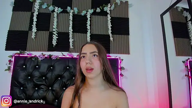  leda swan  online show from 04-16-26, 11:00