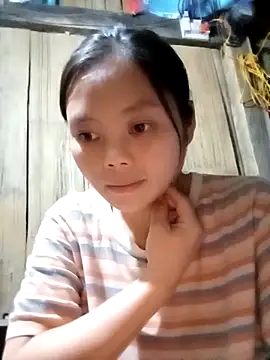Snapshot of omiu-baby chatting on 10-06-25, 12:24 omiu-baby online show from 10-06-25, 12:24