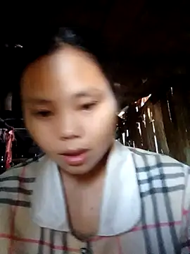 Snapshot of omiu-baby chatting on 10-10-25, 12:31 omiu-baby online show from 10-10-25, 12:31