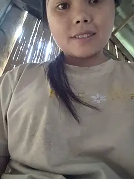 Snapshot of omiu-baby chatting on 06-12-26, 03:05 omiu-baby online show from 06-12-26, 03:05
